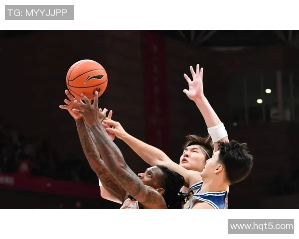 今晚CBA联赛上海队迎战广东队期待精彩对决与球迷热情助威