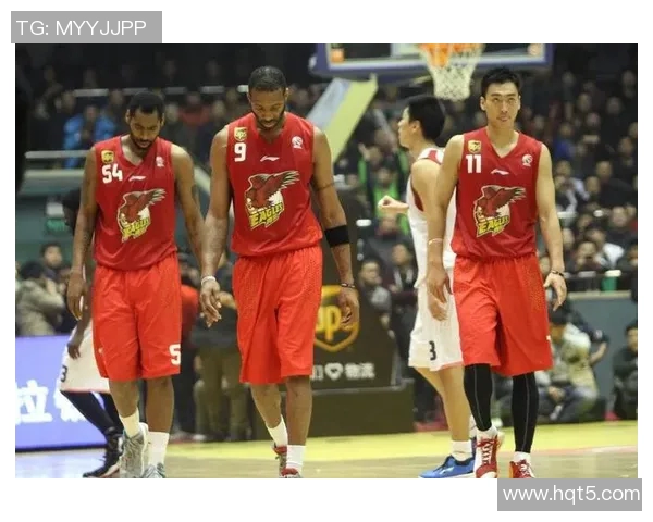 麦迪在CBA对决上海队的精彩表现与比赛回顾