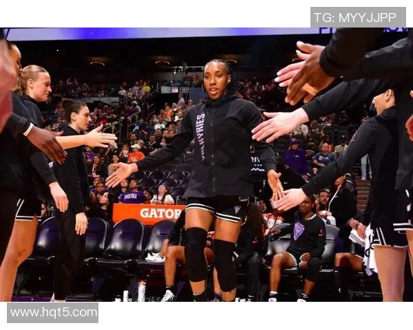 WNBA太阳队与大梦想队的激烈对决展现篮球魅力与团队精神